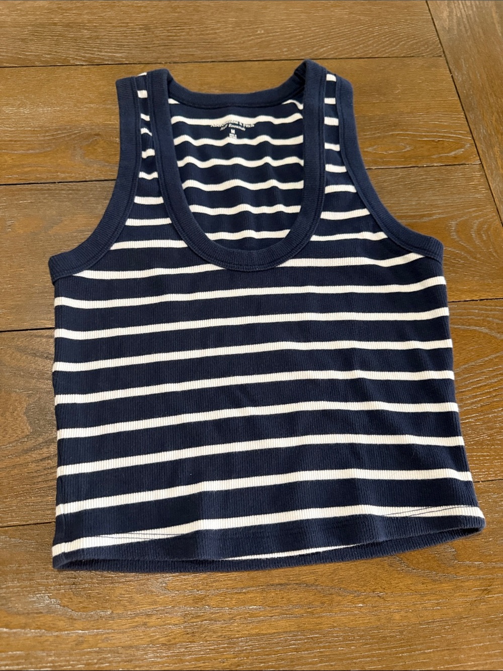 Ribbed Scoop Neck Cropped Tank Top